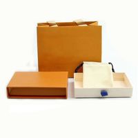 20 gift box (bracelet not include)
