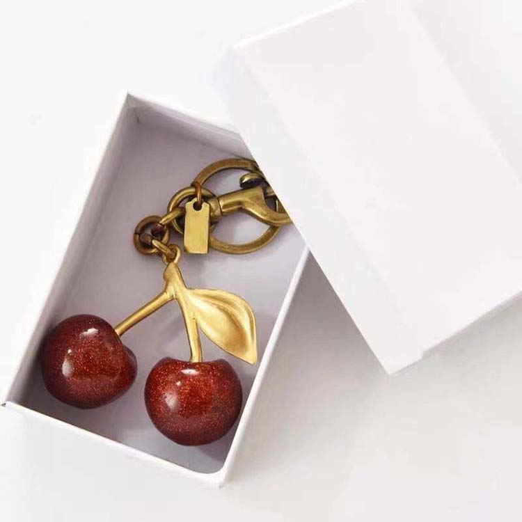 Cherry Bag Charm Women Key Rings keychain with box Retro-Cool Cherry Motif In Glittery Resin Clip it To Favorite Bag Set of Keys For Refreshing Style key chain Lanyards